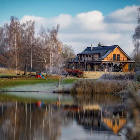 Aldeamento Turístico Apartmány a camp Telč - U Roštěnky *