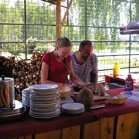 Aldeamento Turístico Apartmány a camp Telč - U Roštěnky